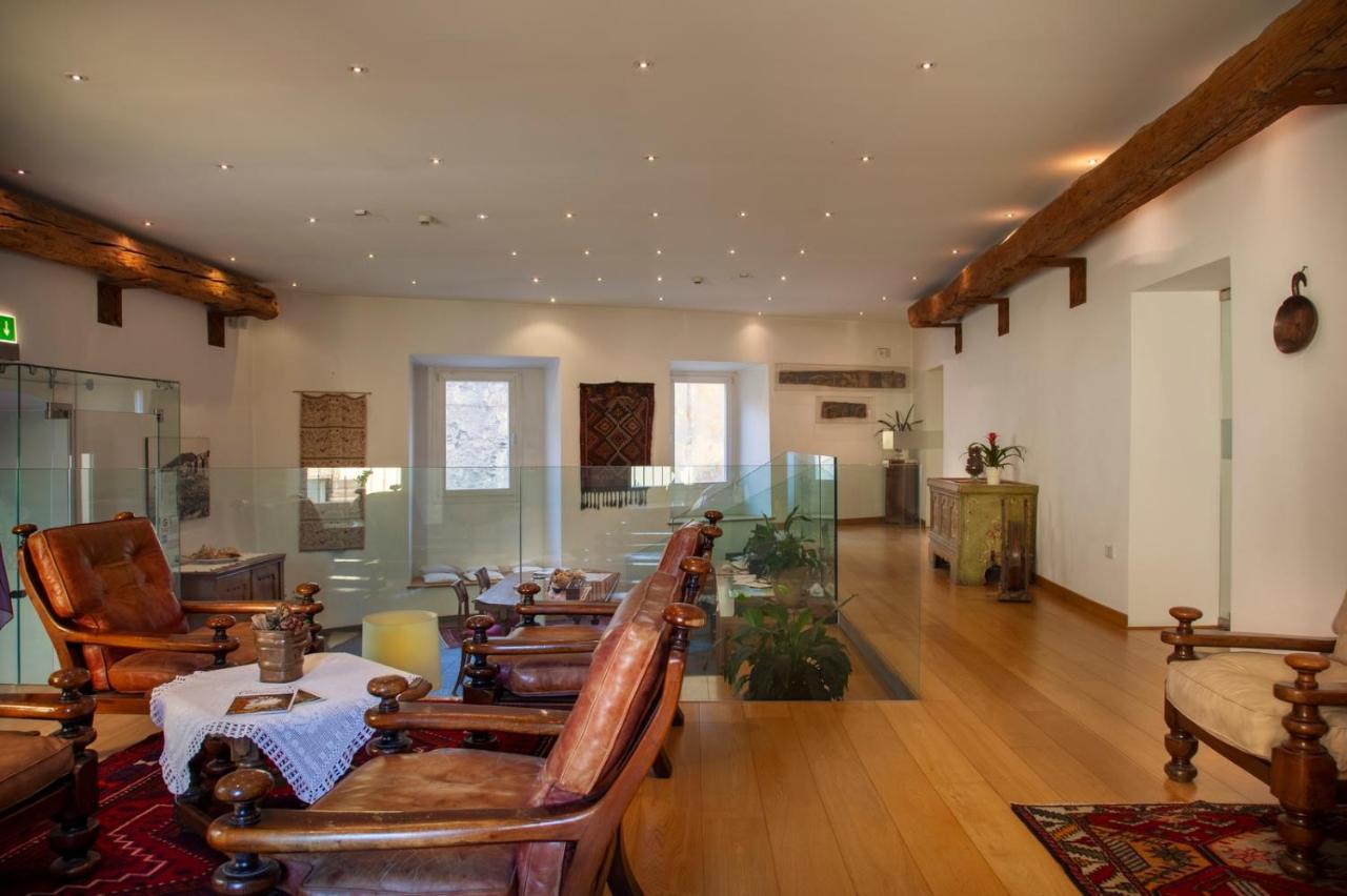 Hotel Romanda 3*