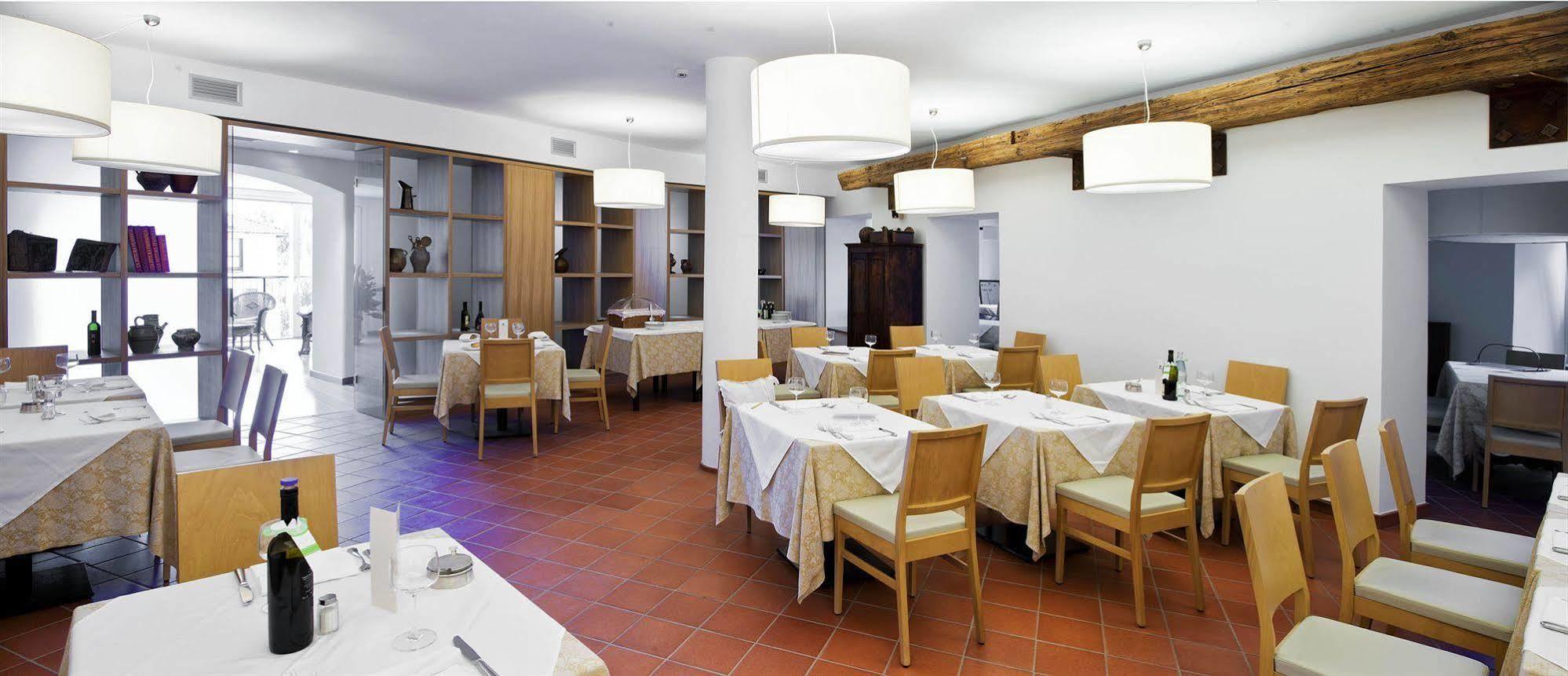 Romanda Hotel 3*