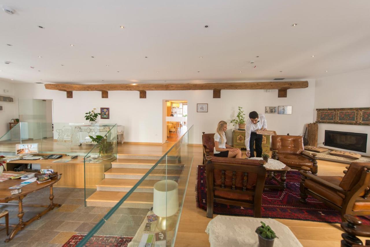 Hotel Romanda